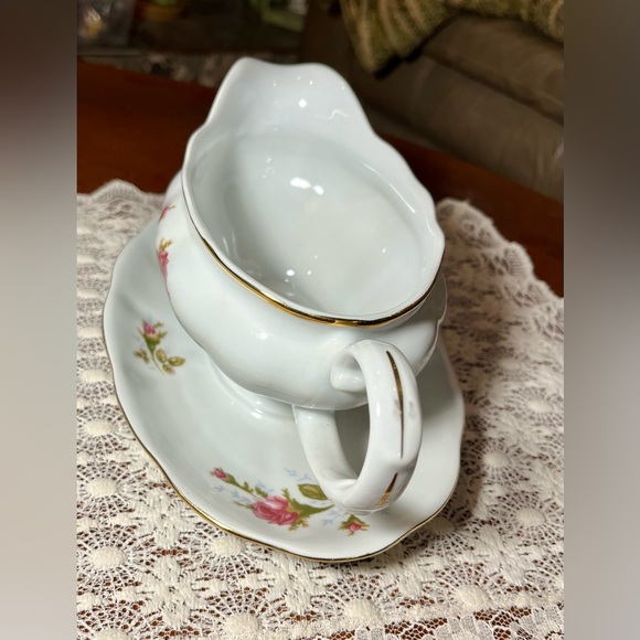 Vintage Rose Gravy Boat w Attached Underplate-Made in Poland FAVOLINA-KAROLINA - Picture 3 of 10